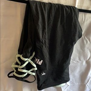 PINK workout leggings. Size L